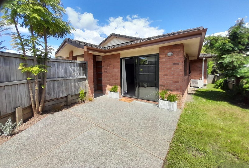 52A Rodney Street, Howick, Auckland - Carousel 1