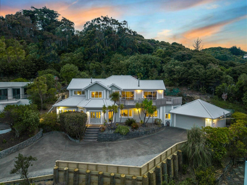 9 The Layline, Whitby, Porirua - Carousel 1