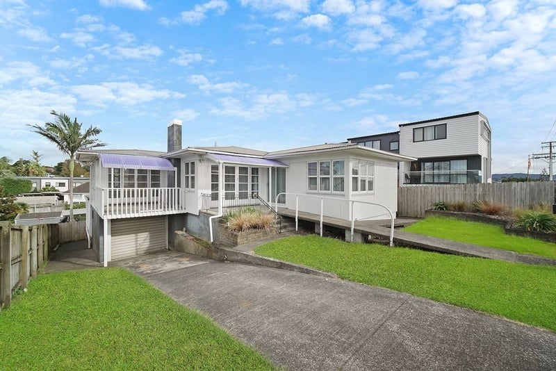 16 Sylvan Crescent, Te Atatu South, Auckland - Carousel 12