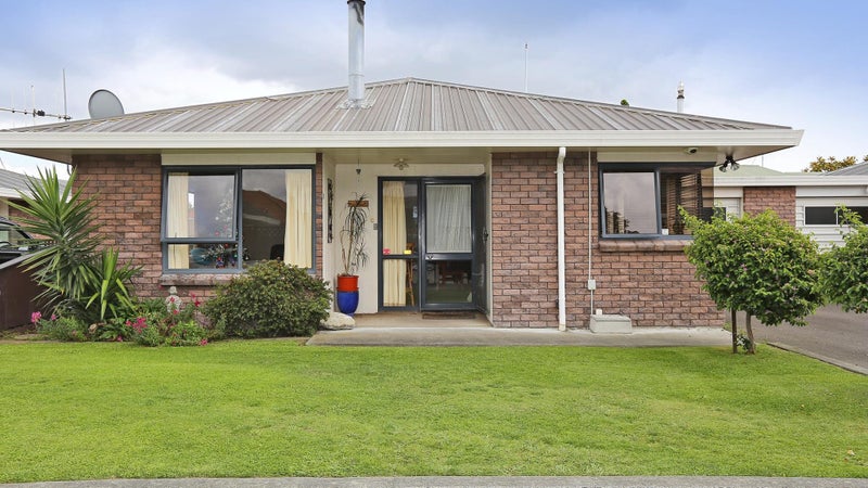 2/410 St Aubyn Street West, MAYFAIR, HASTINGS - Carousel 1