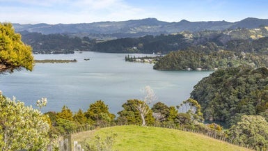 110 Ti Point Road, Ti Point, Leigh - Carousel 1