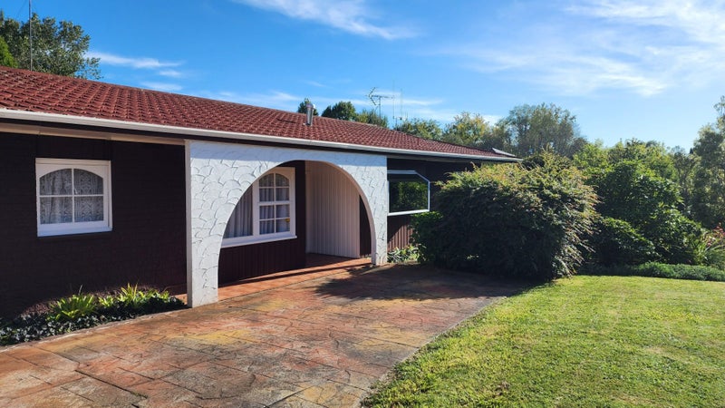 59 Glen Lynne Avenue, Queenwood, Hamilton - Carousel 1