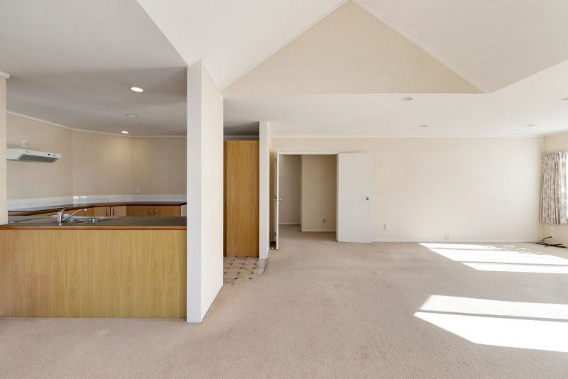 68A Palmerston Street, Hamilton Central, Hamilton - Carousel 2