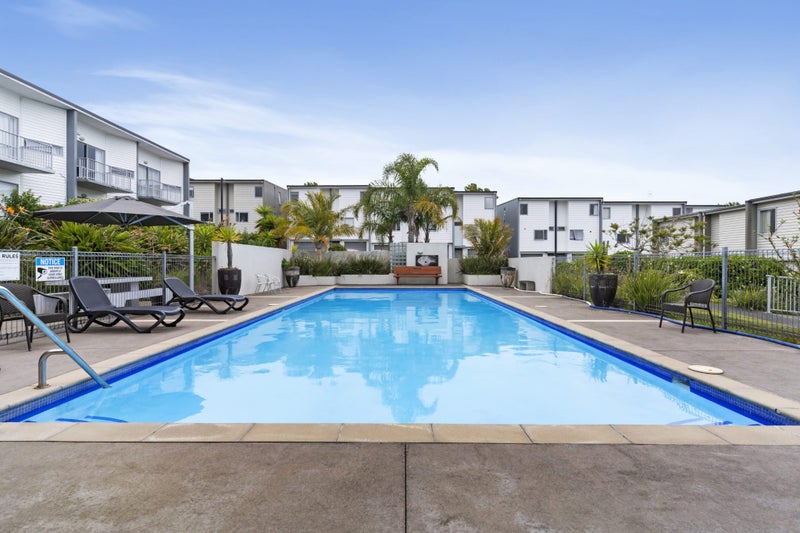 76/7 Kelvin Hart Drive, East Tamaki, Auckland - Carousel 1