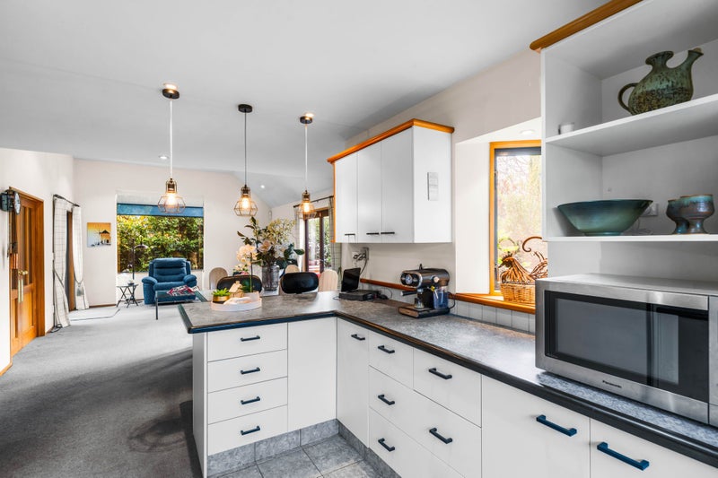 140 Memorial Avenue, Burnside, Christchurch - Carousel 2