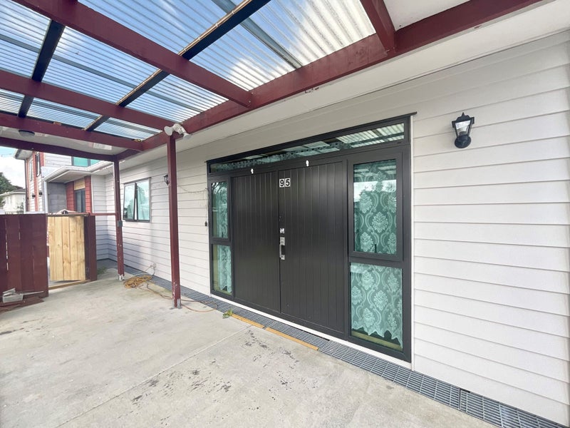 95 Hillside Road, Papatoetoe, Auckland - Carousel 1