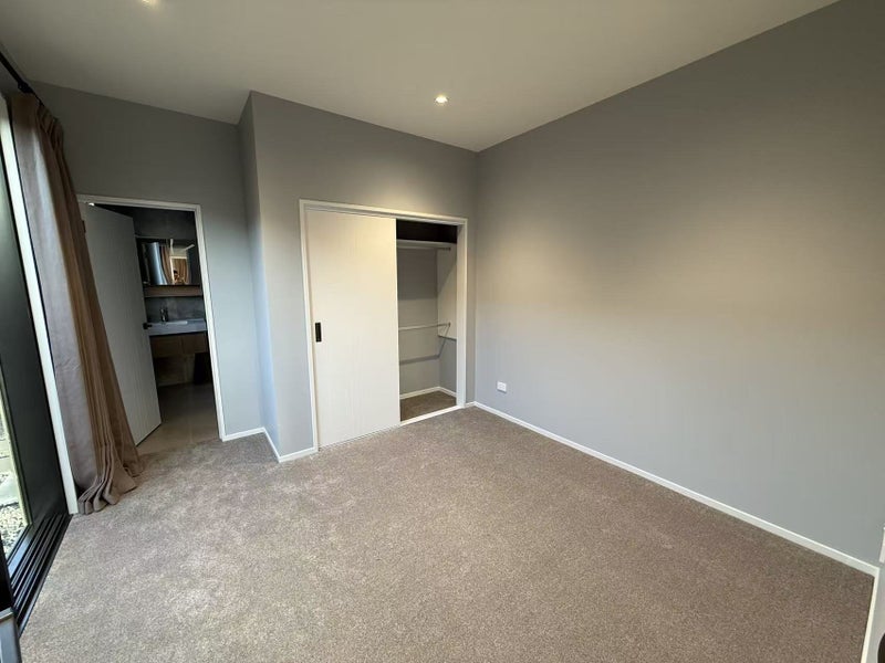 21 Voltaire Court, Botany Downs, Auckland - Carousel 13
