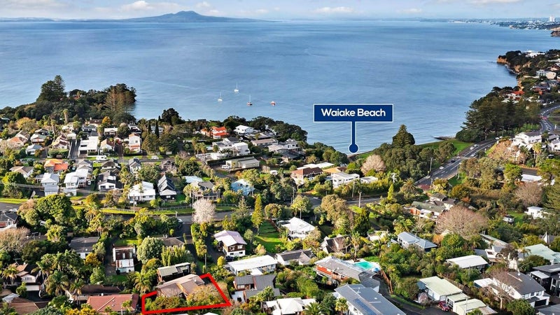 2/970 Beach Road, Torbay, Auckland - Carousel 1
