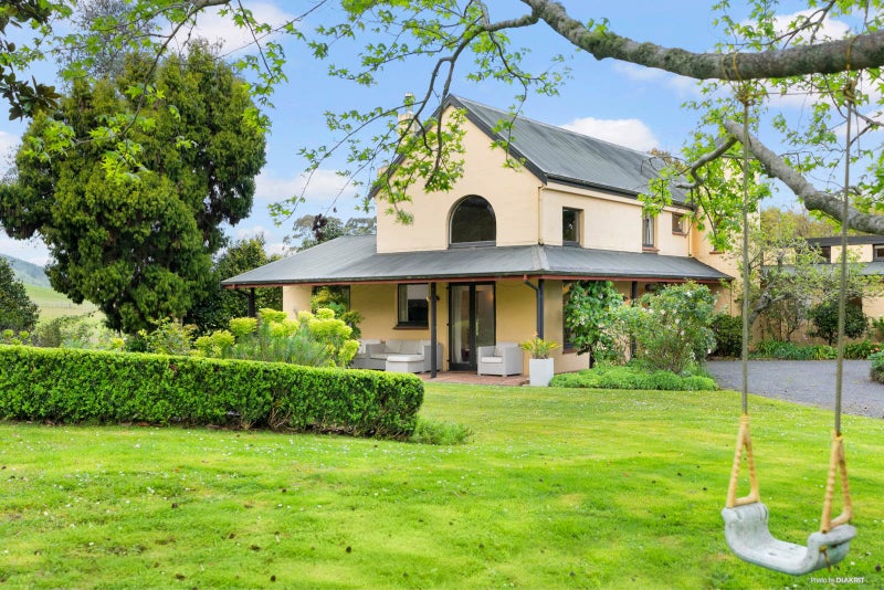 133 Ara-Kotinga, Manurewa - Carousel 2