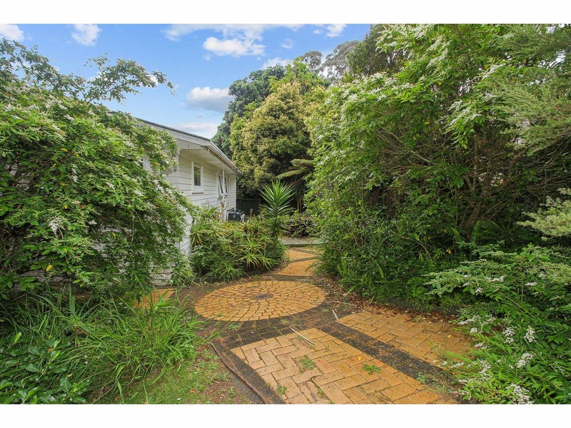 1/19 Gazelle Avenue, Beach Haven, Auckland - Carousel 1