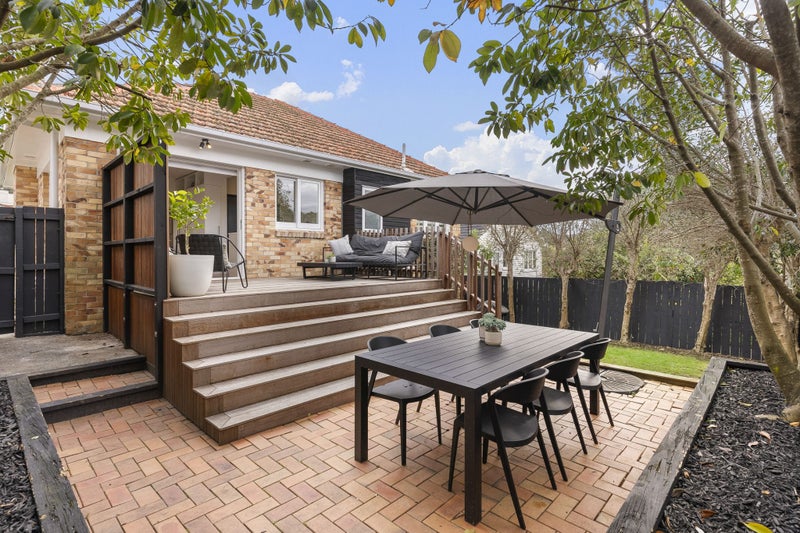 1/5 Aorangi Place, Birkenhead, Auckland - Carousel 2