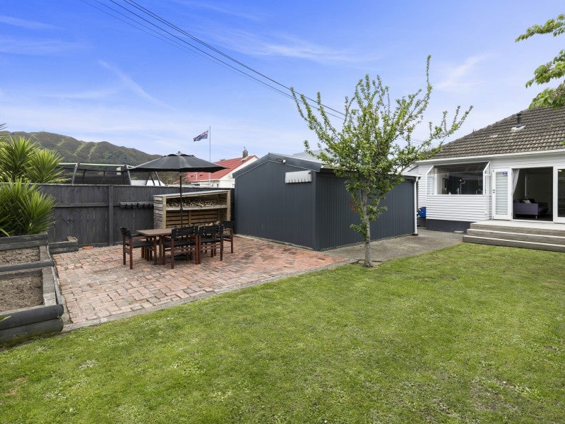 8 Dempsey Street, Naenae, Lower Hutt - Carousel 1