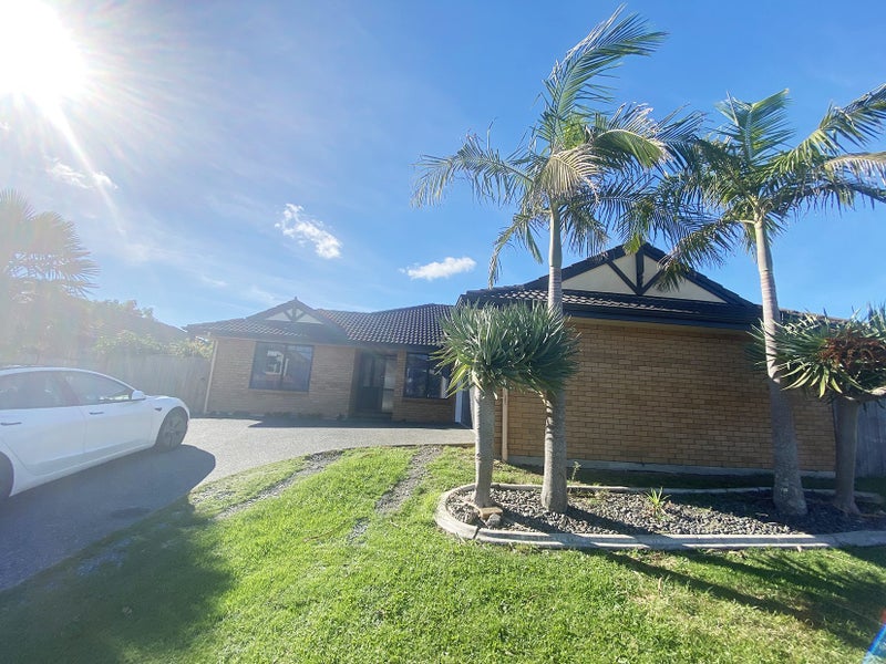 137 Cyril French Drive, Flat Bush, Auckland - Carousel 1