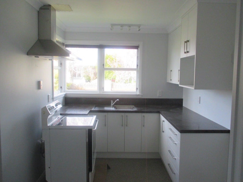 1 Luton Street, Hokowhitu, Palmerston North - Carousel 2