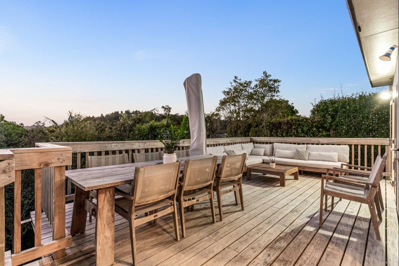 4 Redfern Lane, Glenfield, Auckland - Carousel 1