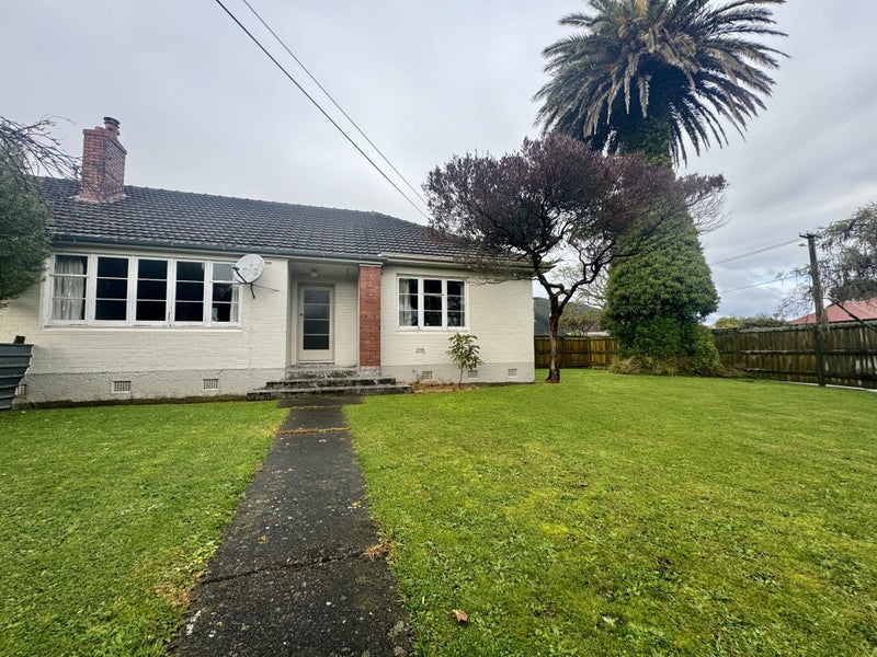 111 Cambridge Terrace, Fairfield, Lower Hutt - Carousel 1