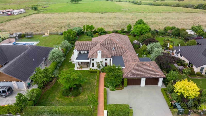 26 Monument Road, Papakura - Carousel 1