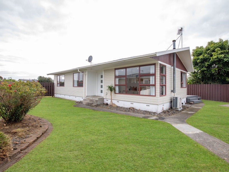 13 Katherine Place, Melville, Hamilton - Carousel 1