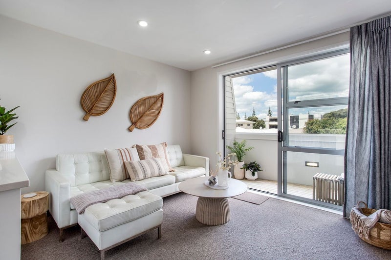 25/3 Riverside Road, Orewa, Orewa - Carousel 1