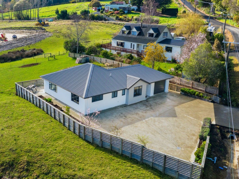 17 Abbotts Hill Road, Abbotsford, Dunedin - Carousel 1