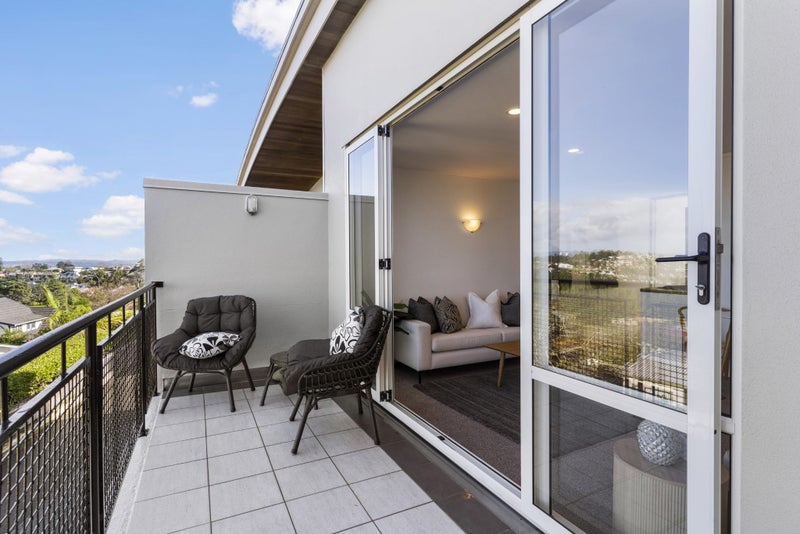 9/166 Mokoia Road, Chatswood, Auckland - Carousel 1