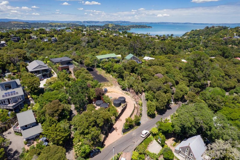 40 Hekerua Road, Oneroa, Waiheke Island - Carousel 2