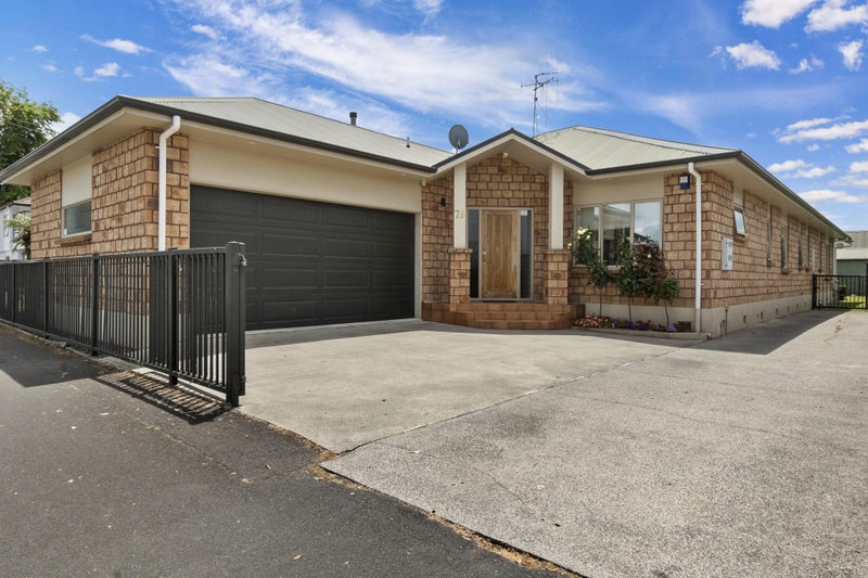 79 Clyde Street, Hamilton East, Hamilton - Carousel 1