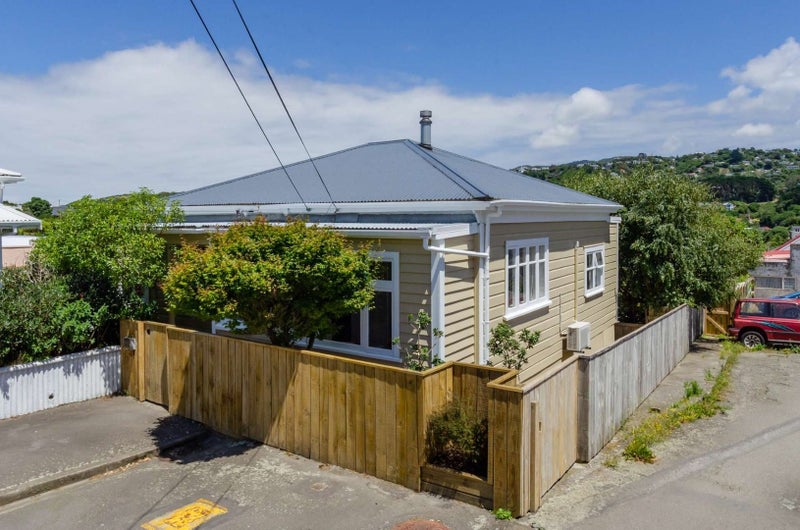 15 Angus Avenue, Berhampore, Wellington - Carousel 18