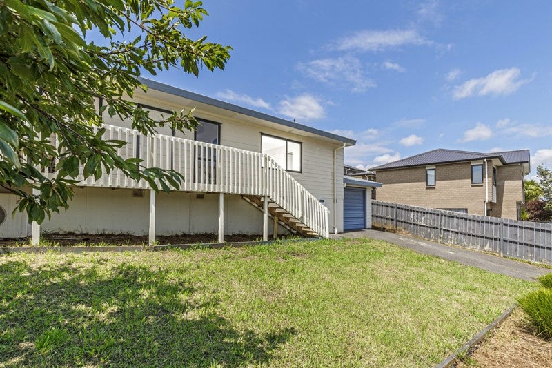 2/48 Barbados Drive, Unsworth Heights, Auckland - Carousel 1