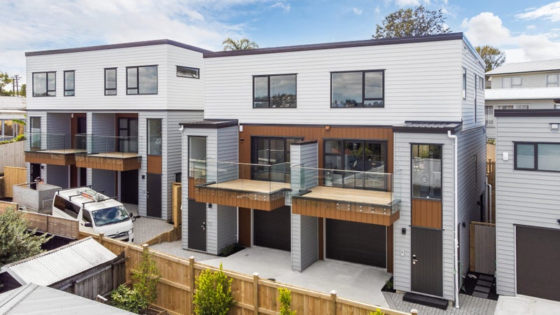 72E Sunnynook Road, Sunnynook, Auckland - Carousel 1