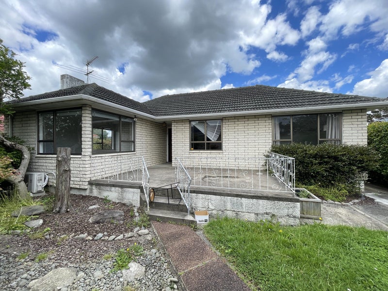 41 McAnnalley Street, Manurewa East, Auckland - Carousel 1