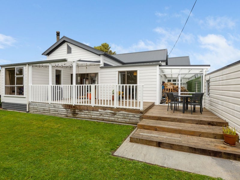 3 Hawea Street, Merrilands, New Plymouth - Carousel 1