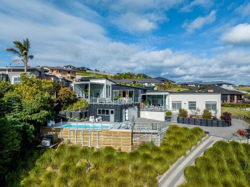 38 Holcombrooke Lane, Welcome Bay, Tauranga - Carousel 1