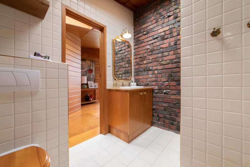 1 Brabant Road, Waiatarua, Auckland - Carousel 40