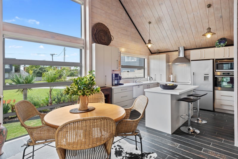 16 Robert Street, Mangawhai Heads, Mangawhai - Carousel 2