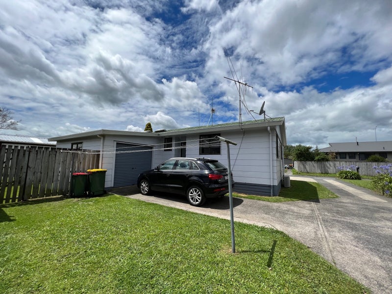 8 Gillett Lane, Enderley, Hamilton - Carousel 15