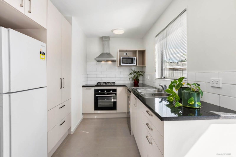 43 Totara Meadows Court, Wiri, Auckland - Carousel 1