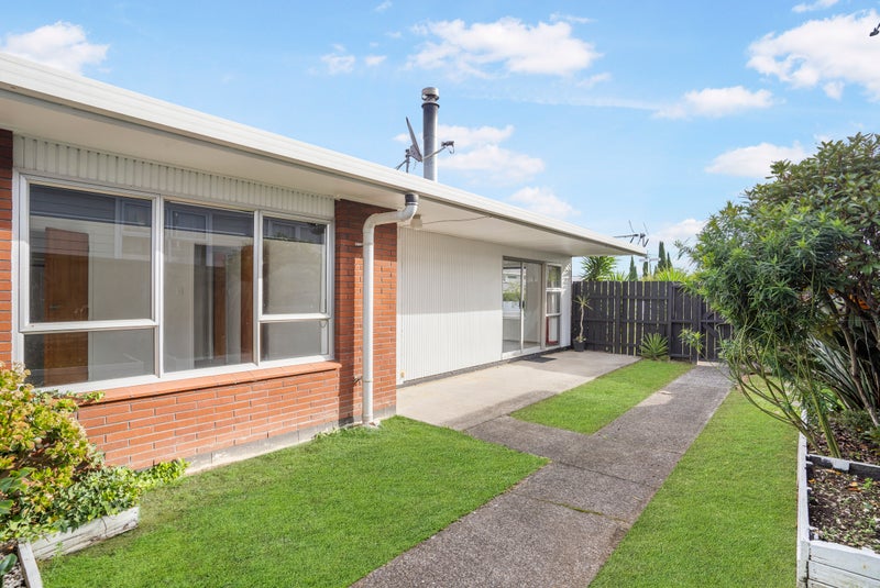 1/179 Te Atatu Road, Te Atatu South, Auckland - Carousel 1