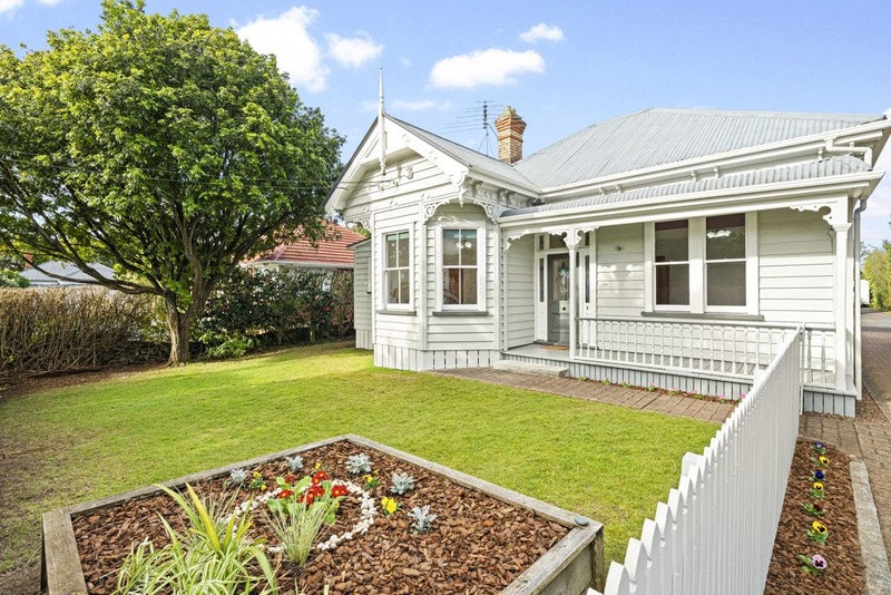 1/2 Arabi Street, Sandringham, Auckland - Carousel 1