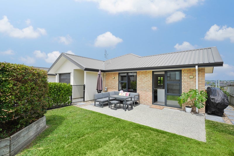 62 Sylvester Crescent, Flagstaff, Hamilton - Carousel 2