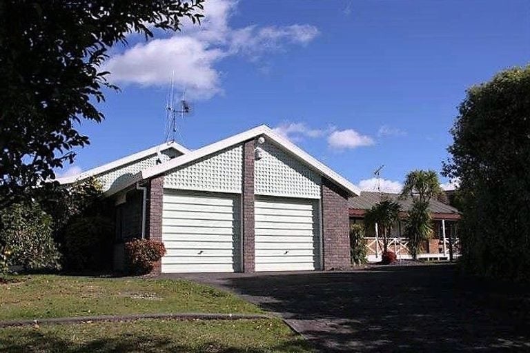 14 Willowfield Place, Pukete, Hamilton - Carousel 1