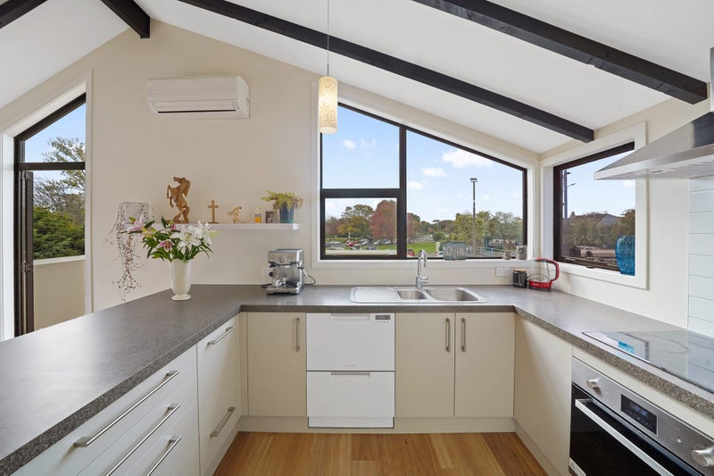 1/4 Nova Place, Christchurch Central, Christchurch - Carousel 1