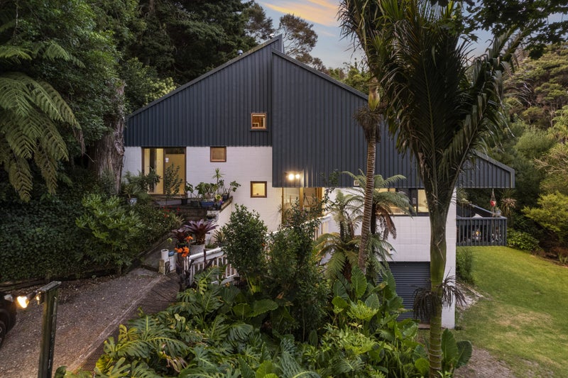 32 Castleton Street, Birkdale, Auckland - Carousel 1