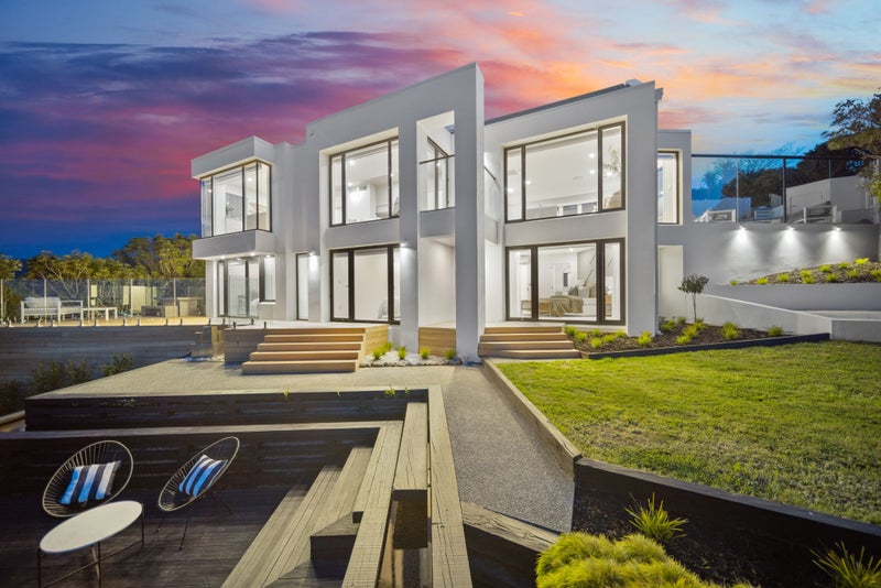 7 Harry Ell Drive, Cashmere, Christchurch - Carousel 1