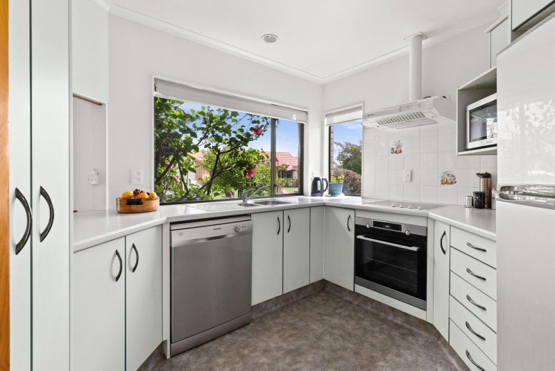 27 Beaufort Mews, Taradale, Napier - Carousel 2