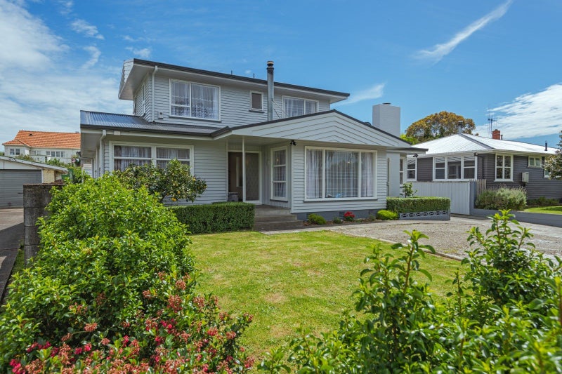 10 Parkland Crescent, Terrace End, Palmerston North - Carousel 1