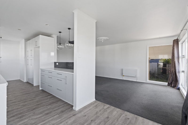 19 Joanna Place, Deanwell, Hamilton - Carousel 2