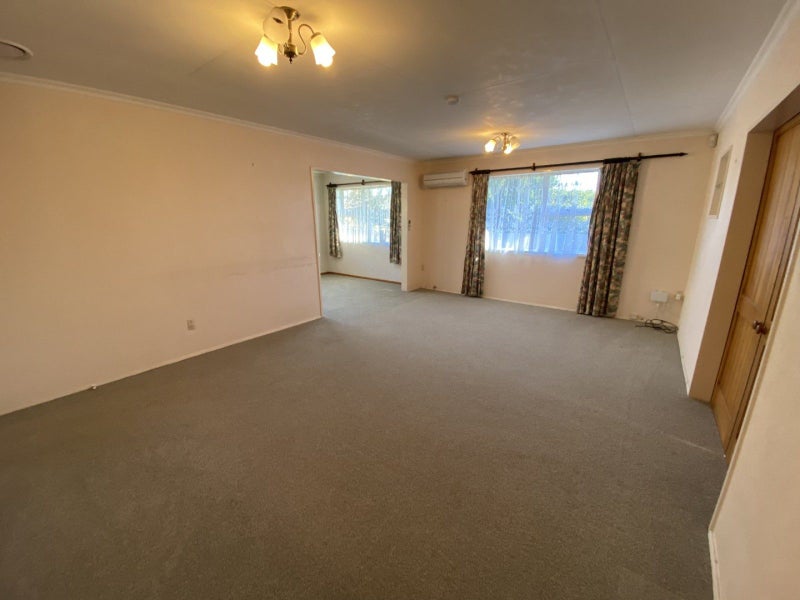 9 Racecourse Road, Awapuni, Palmerston North - Carousel 2