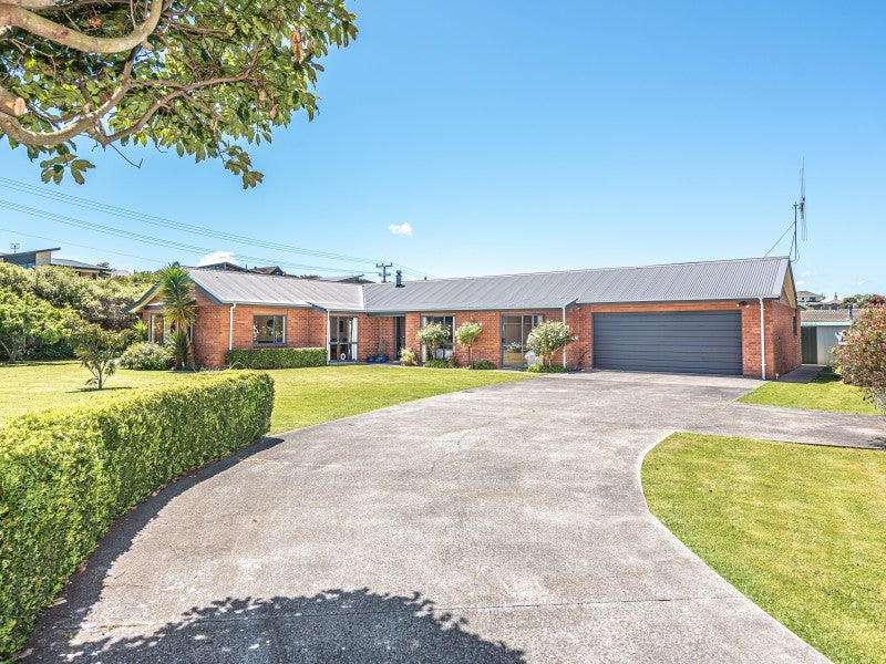 13 Perrett Drive, Otamatea, Whanganui - Carousel 1