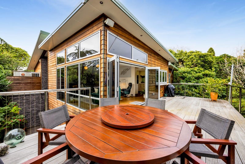 12 Leatham Avenue, Strandon, New Plymouth - Carousel 1